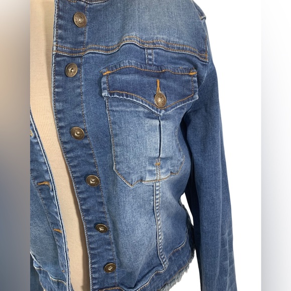 LILA RYAN Jean Jacket Dwight Style Sz L EUC Distressed Hem Button Front … - Picture 6 of 16